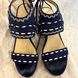 Ivanka Trump wedges 9M worn once.